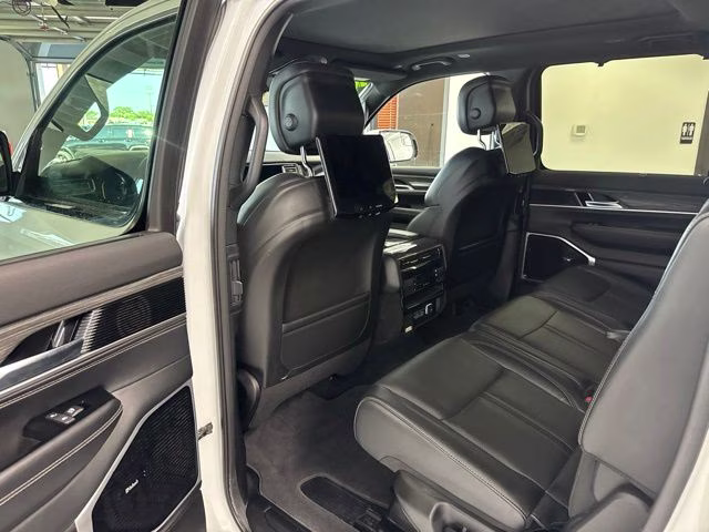2022 Bright White Clearcoat Jeep Wagoneer Series III 4X4 SUV