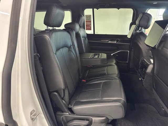 2022 Bright White Clearcoat Jeep Wagoneer Series III 4X4 SUV