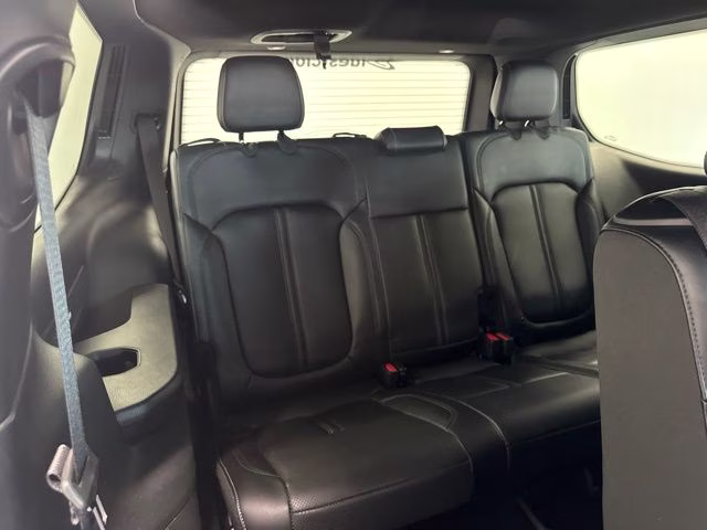 2022 Bright White Clearcoat Jeep Wagoneer Series III 4X4 SUV
