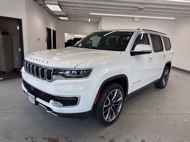 2022 Bright White Clearcoat Jeep Wagoneer Series III 4X4 SUV