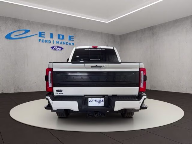 2023 Star White Metallic Tri-Coat Ford Super Duty F-350 SRW Platinum 4X4 Truck