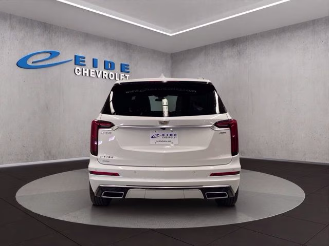 2022 Crystal White Tricoat Cadillac XT6 Premium Luxury AWD SUV