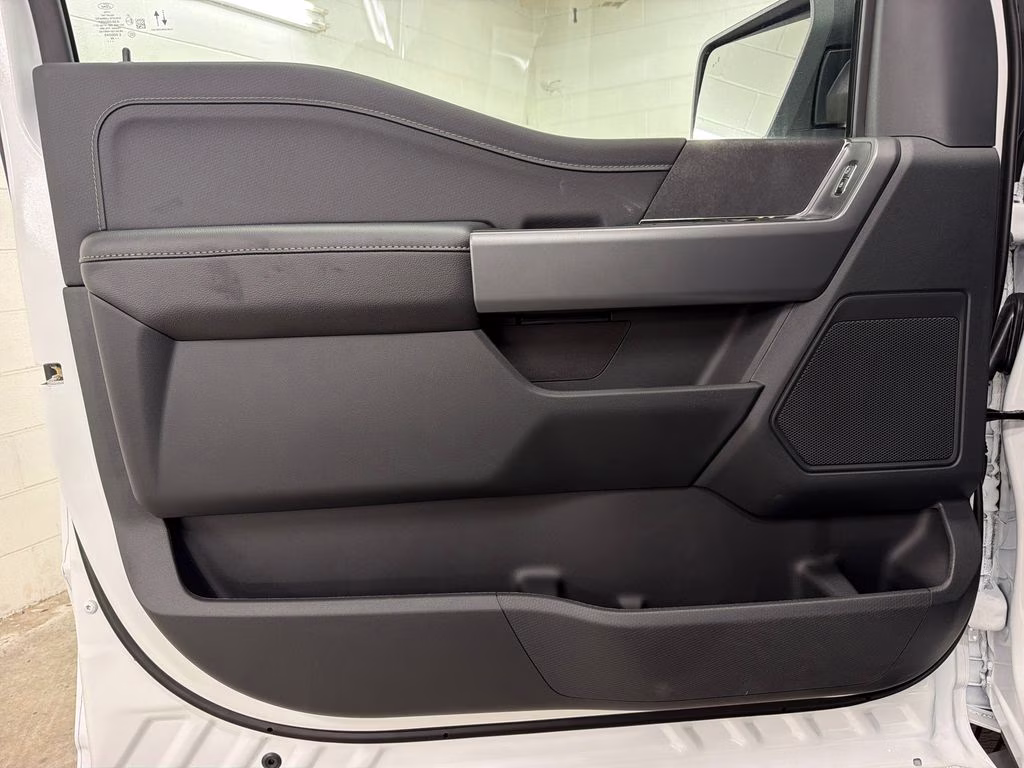 2026 OXFORD WHITE Ford F-150 XLT RWD Truck