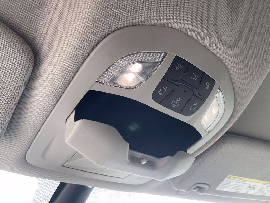2024 Diamond Black Crystal Pearlcoat Chrysler Pacifica Touring L FWD Van