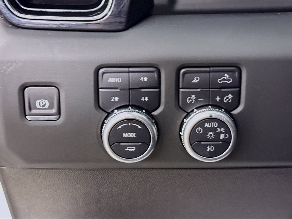2024 Summit White GMC Sierra 2500HD AT4 4X4 Truck