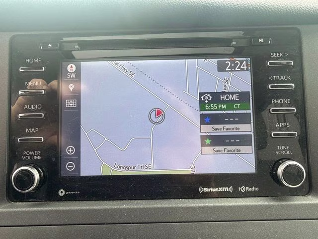2018 White Toyota Sienna XLE Premium FWD Van
