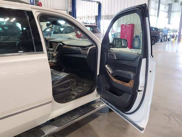 2015 White Diamond Clearcoat GMC Yukon XL Denali 4X4 SUV