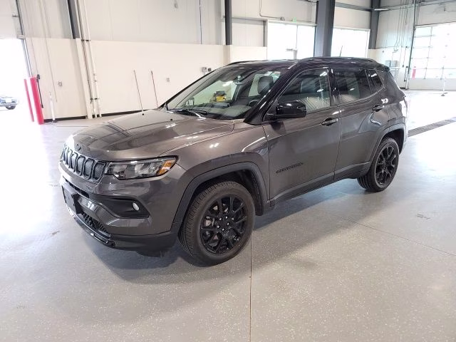 2022 Granite Crystal Metallic Clearcoat Jeep Compass Latitude 4X4 SUV