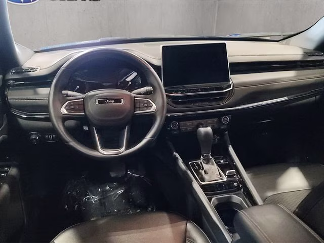 2022 Granite Crystal Metallic Clearcoat Jeep Compass Latitude 4X4 SUV