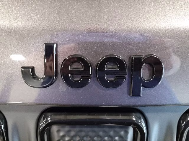 2022 Granite Crystal Metallic Clearcoat Jeep Compass Latitude 4X4 SUV