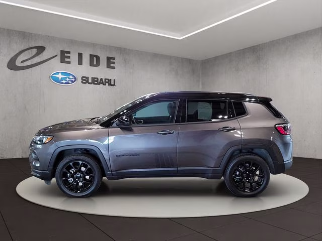 2022 Granite Crystal Metallic Clearcoat Jeep Compass Latitude 4X4 SUV