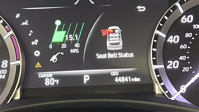 2022 Silver Toyota Highlander XLE AWD SUV