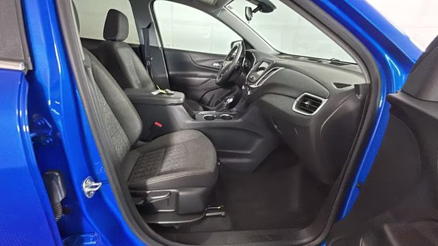 2024 Riptide Blue Metallic Chevrolet Equinox LT FWD SUV
