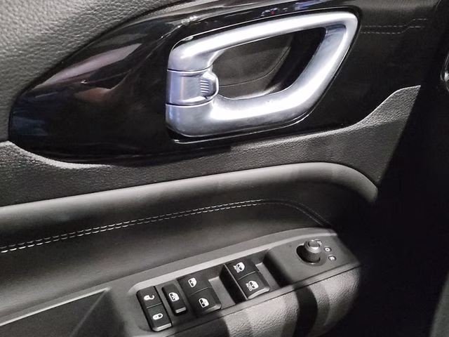 2022 Granite Crystal Metallic Clearcoat Jeep Compass Latitude 4X4 SUV