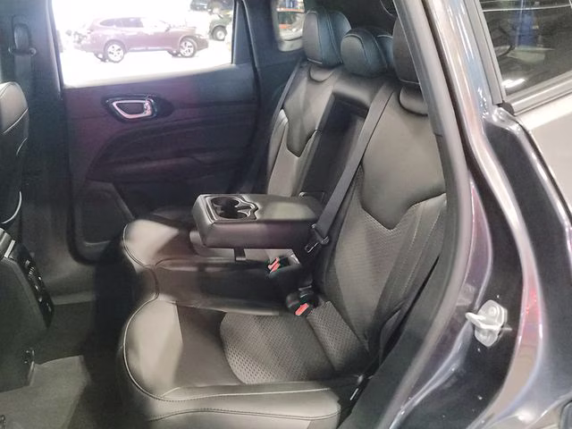 2022 Granite Crystal Metallic Clearcoat Jeep Compass Latitude 4X4 SUV
