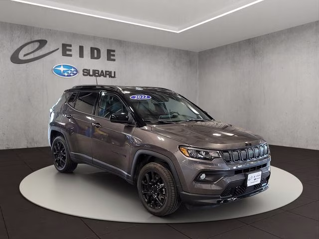 2022 Granite Crystal Metallic Clearcoat Jeep Compass Latitude 4X4 SUV