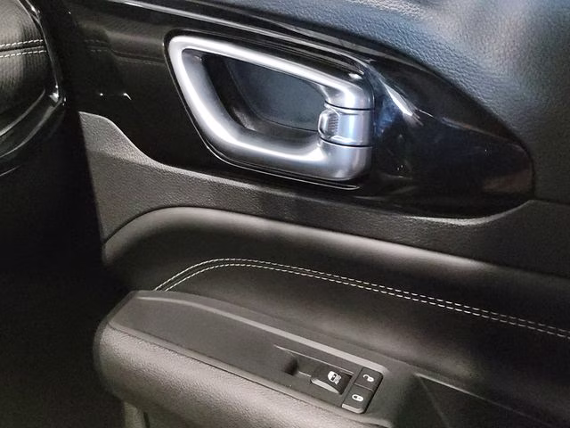 2022 Granite Crystal Metallic Clearcoat Jeep Compass Latitude 4X4 SUV