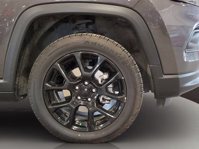 2022 Granite Crystal Metallic Clearcoat Jeep Compass Latitude 4X4 SUV