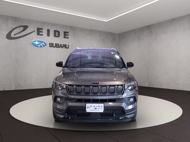 2022 Granite Crystal Metallic Clearcoat Jeep Compass Latitude 4X4 SUV