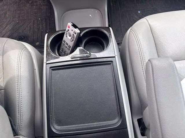 2018 White Toyota Sienna XLE Premium FWD Van