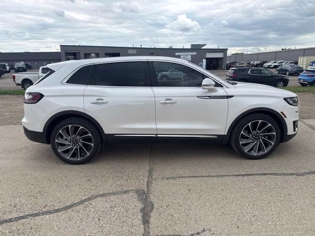 2019 White Lincoln Nautilus Reserve AWD SUV