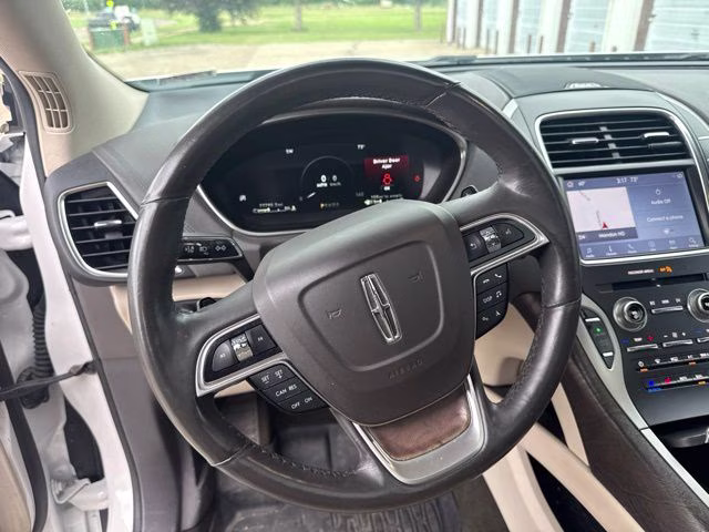 2019 White Lincoln Nautilus Reserve AWD SUV