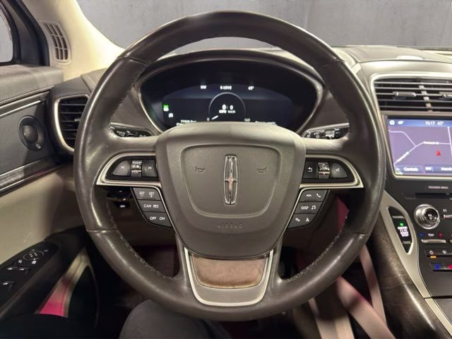 2019 White Lincoln Nautilus Reserve AWD SUV