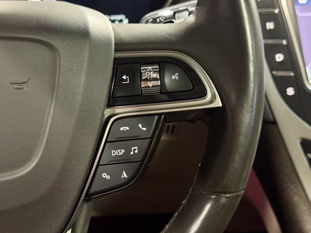 2019 White Lincoln Nautilus Reserve AWD SUV