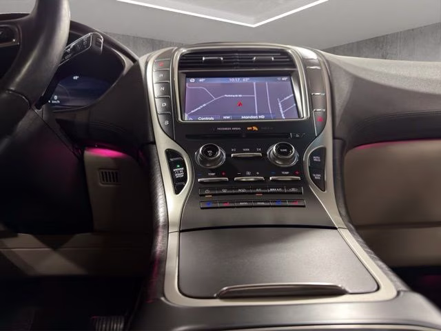 2019 White Lincoln Nautilus Reserve AWD SUV