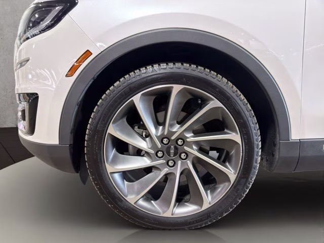 2019 White Lincoln Nautilus Reserve AWD SUV