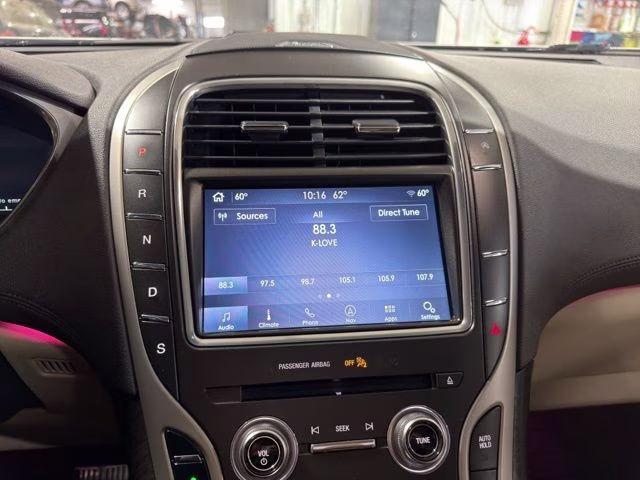 2019 White Lincoln Nautilus Reserve AWD SUV