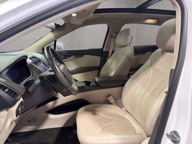 2019 White Lincoln Nautilus Reserve AWD SUV
