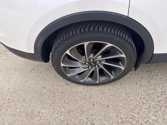 2019 White Lincoln Nautilus Reserve AWD SUV