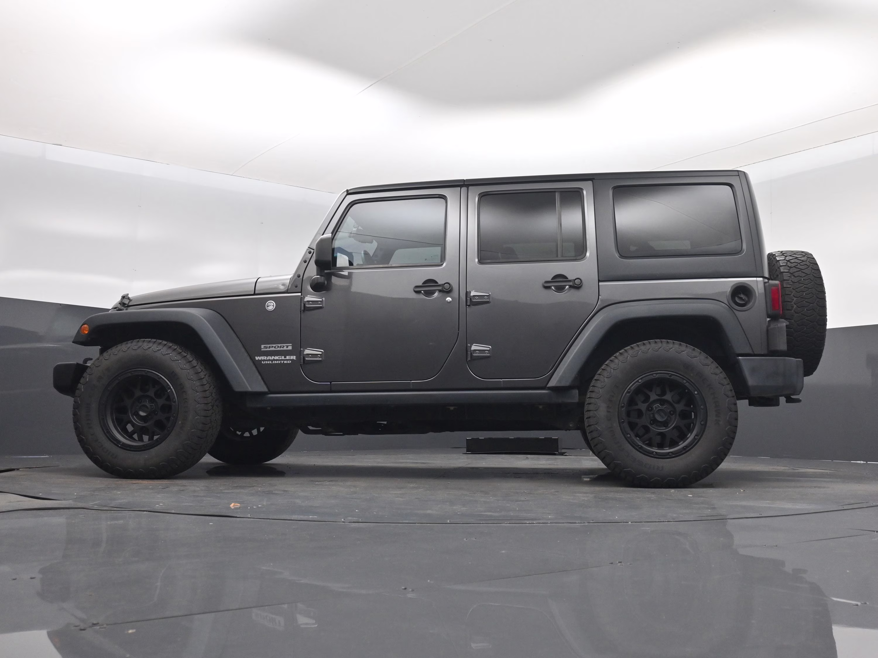 2016 Granite Crystal Metallic Clearcoat Jeep Wrangler Unlimited Sport 4X4 SUV