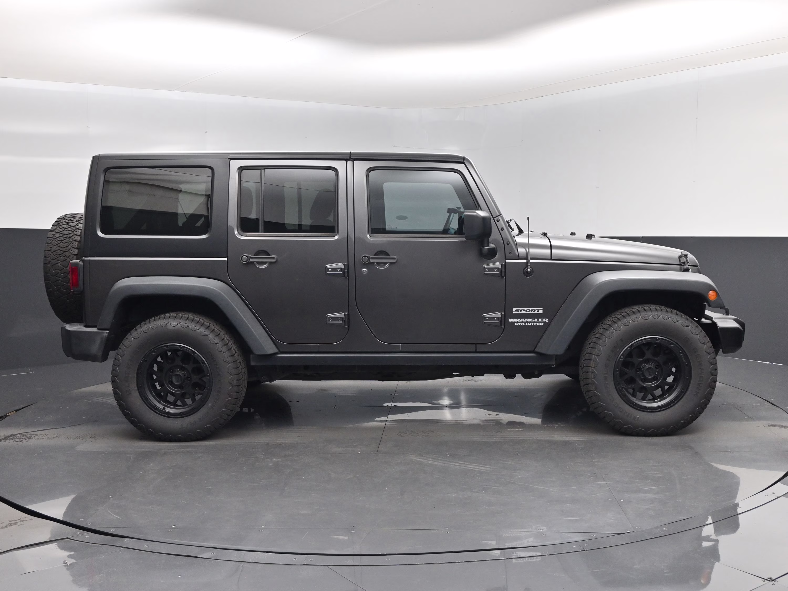 2016 Granite Crystal Metallic Clearcoat Jeep Wrangler Unlimited Sport 4X4 SUV