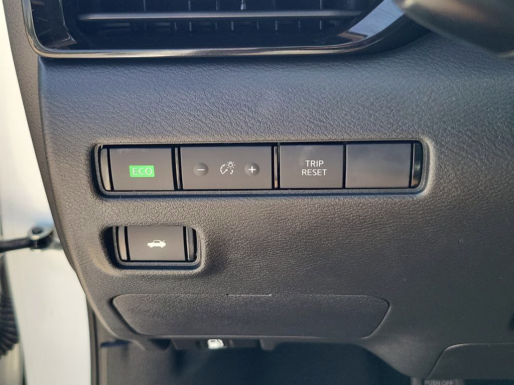 2023 Aspen White Tricoat Nissan Sentra SV FWD Sedan