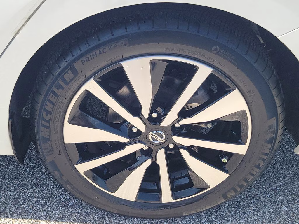2023 Aspen White Tricoat Nissan Sentra SV FWD Sedan