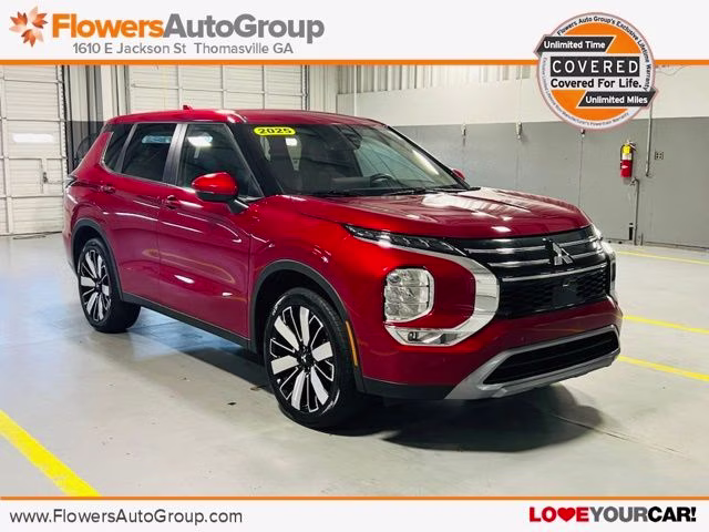 2025 Mitsubishi Outlander SE 2WD's photo