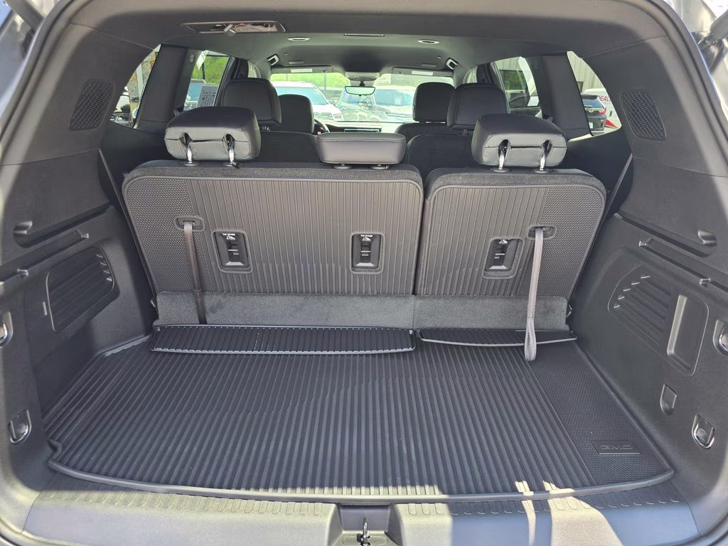 2026 Sterling Metallic GMC Acadia AT4 AWD SUV