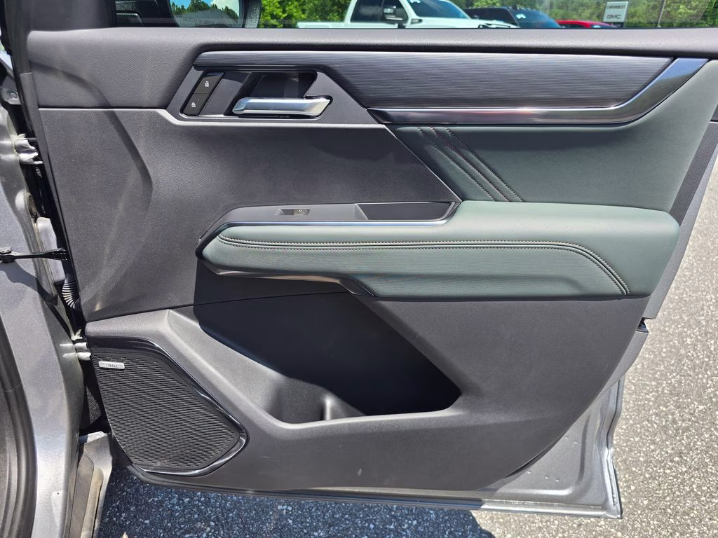 2026 Sterling Metallic GMC Acadia AT4 AWD SUV