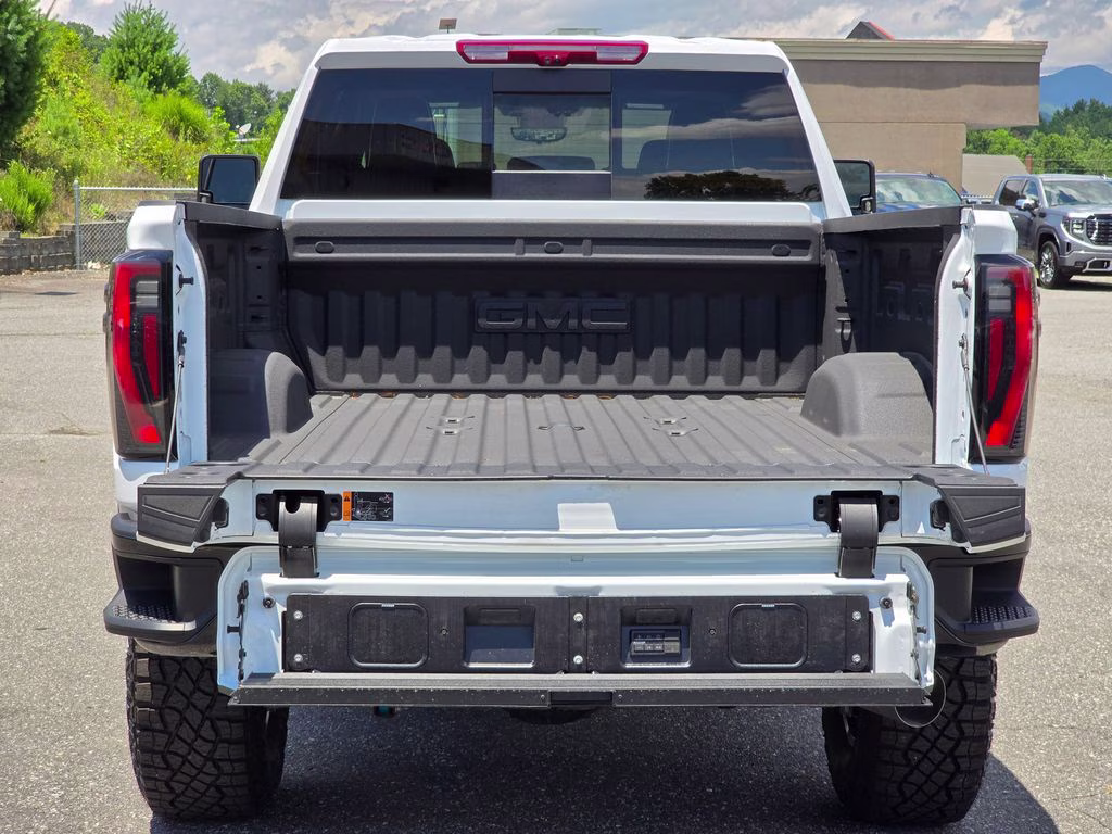2026 Summit White GMC Sierra 2500HD AT4X 4X4 Truck