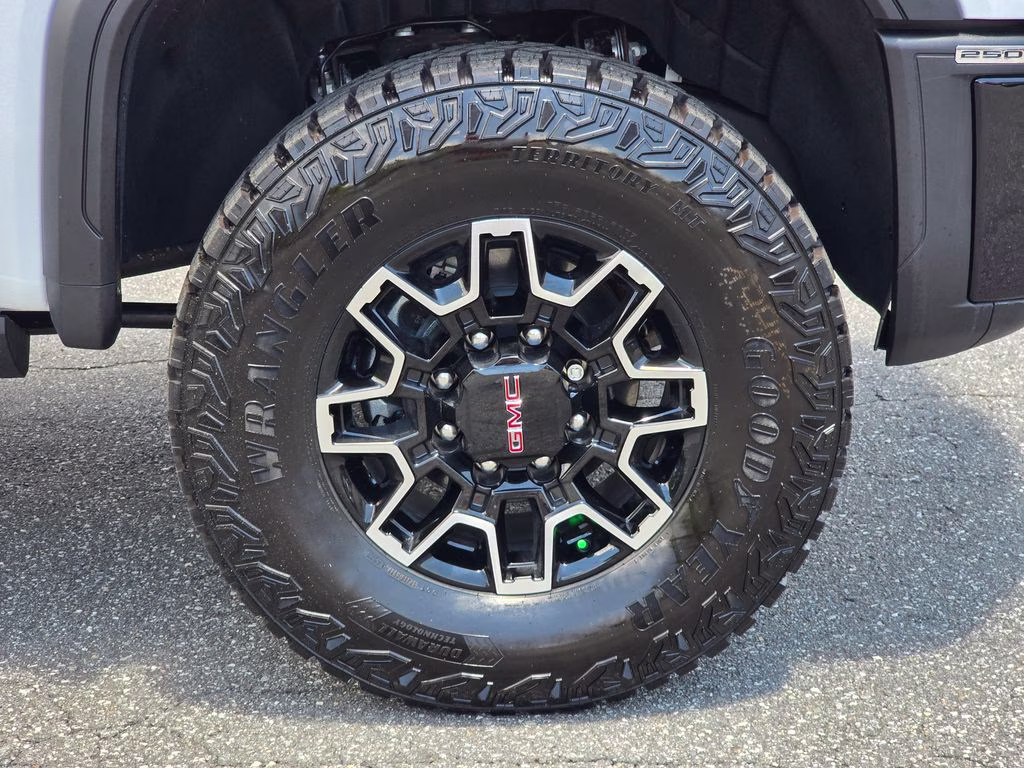2026 Summit White GMC Sierra 2500HD AT4X 4X4 Truck