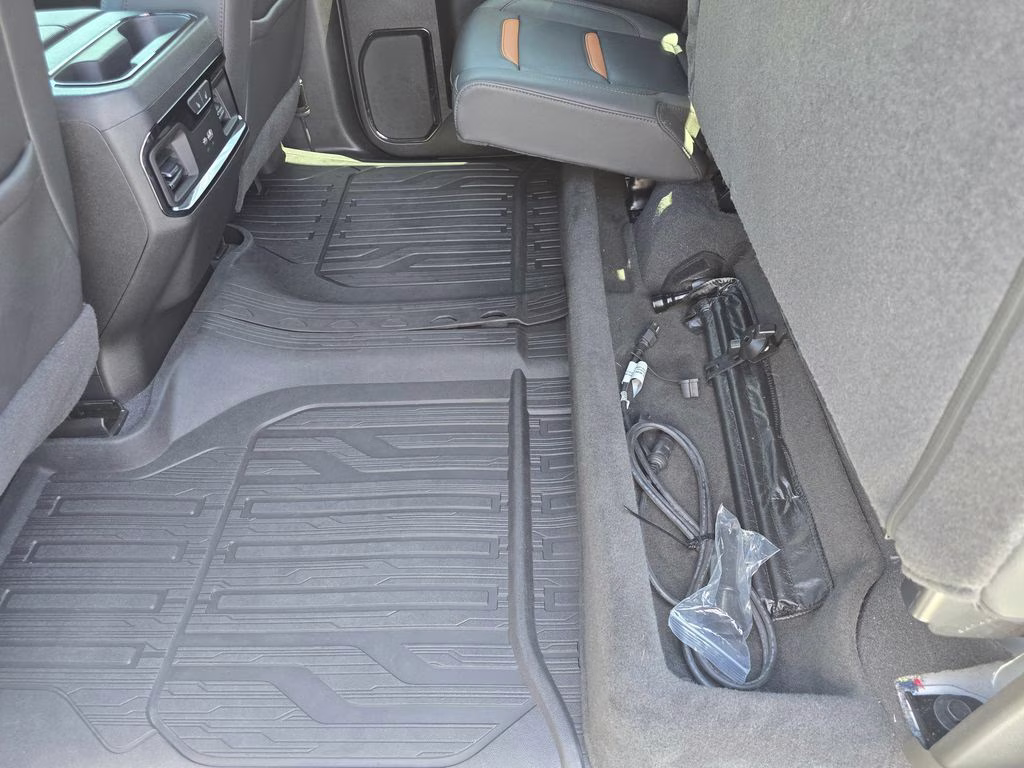 2023 Summit White GMC Sierra 1500 AT4 4X4 Truck