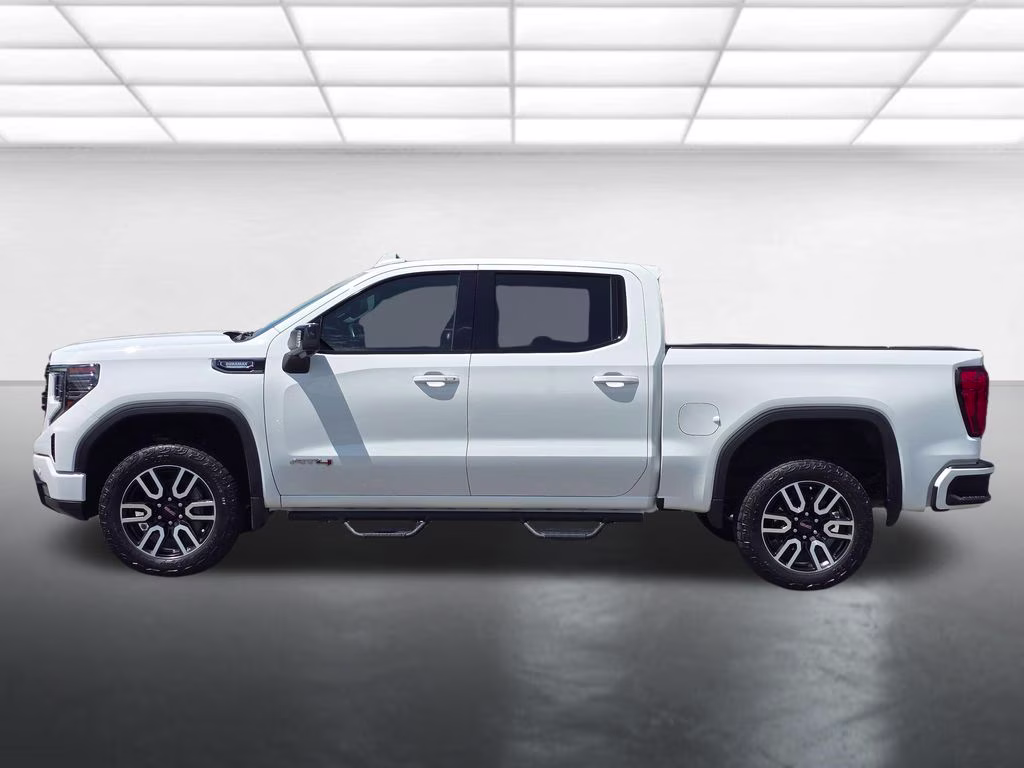 2023 Summit White GMC Sierra 1500 AT4 4X4 Truck