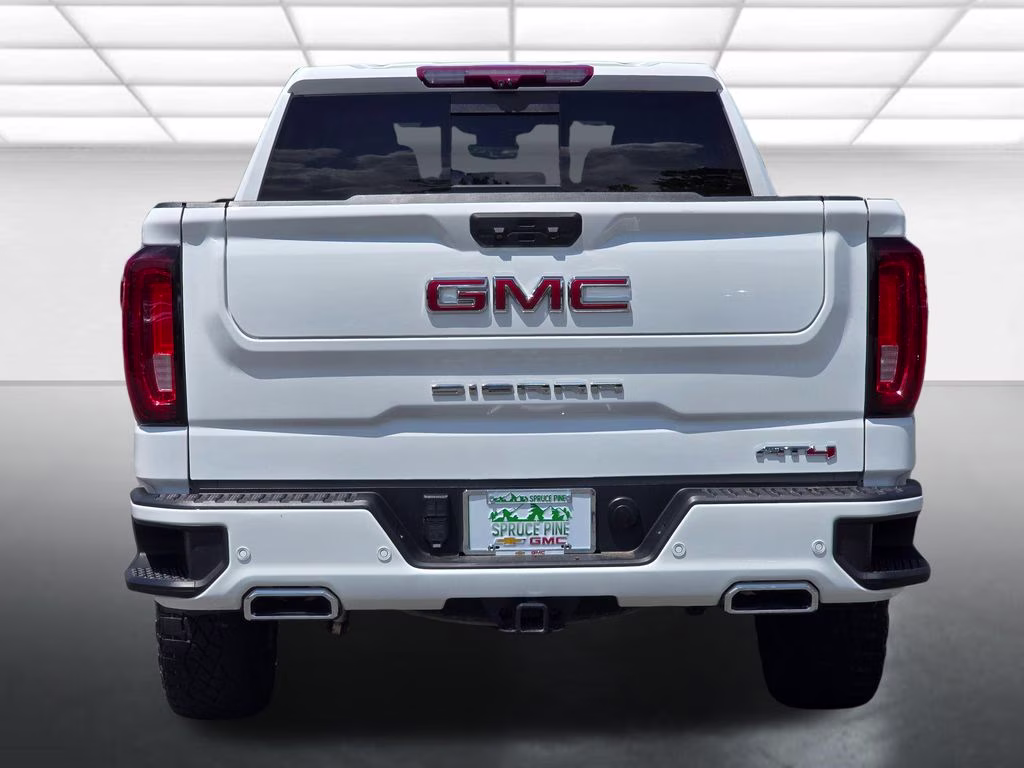 2023 Summit White GMC Sierra 1500 AT4 4X4 Truck
