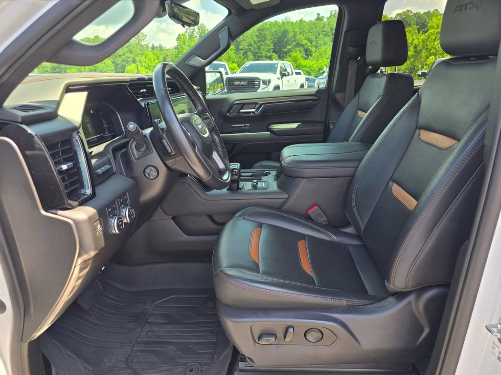 2023 Summit White GMC Sierra 1500 AT4 4X4 Truck
