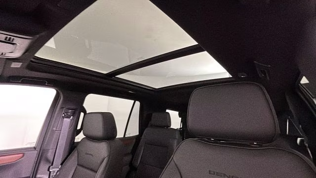 2025 Summit White GMC Yukon Denali 4X4 SUV