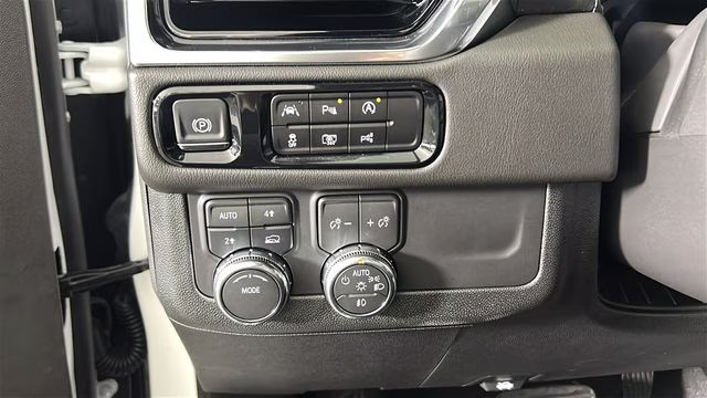 2025 Summit White GMC Yukon Denali 4X4 SUV