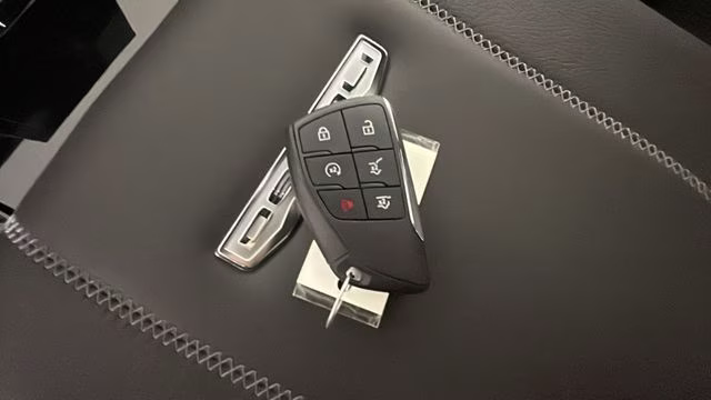 2025 Summit White GMC Yukon Denali 4X4 SUV