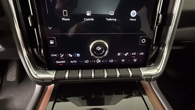 2025 Summit White GMC Yukon Denali 4X4 SUV